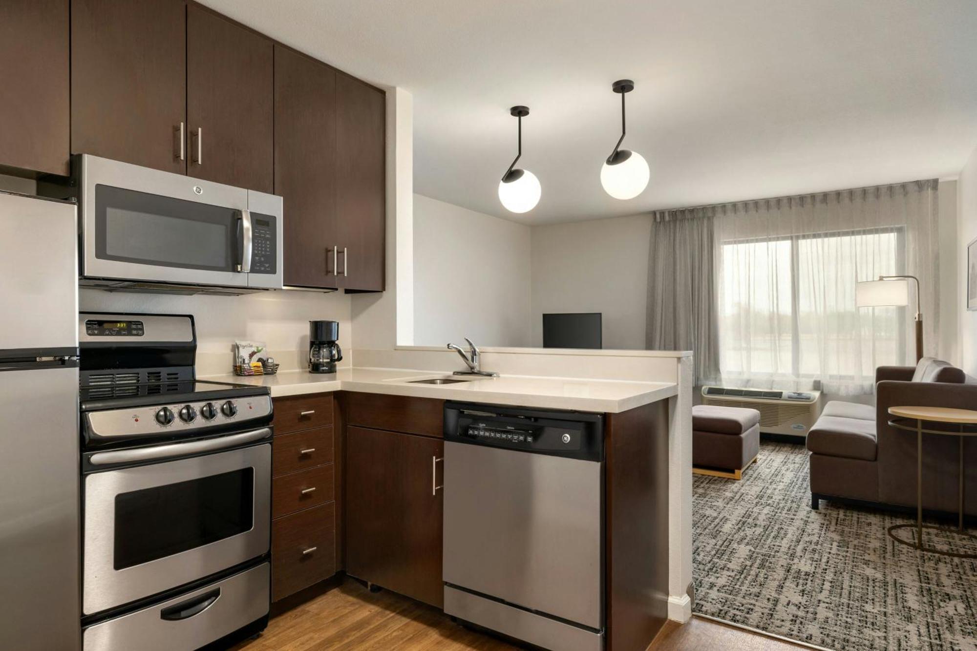 Towneplace Suites By Marriott Alexandria Exterior photo