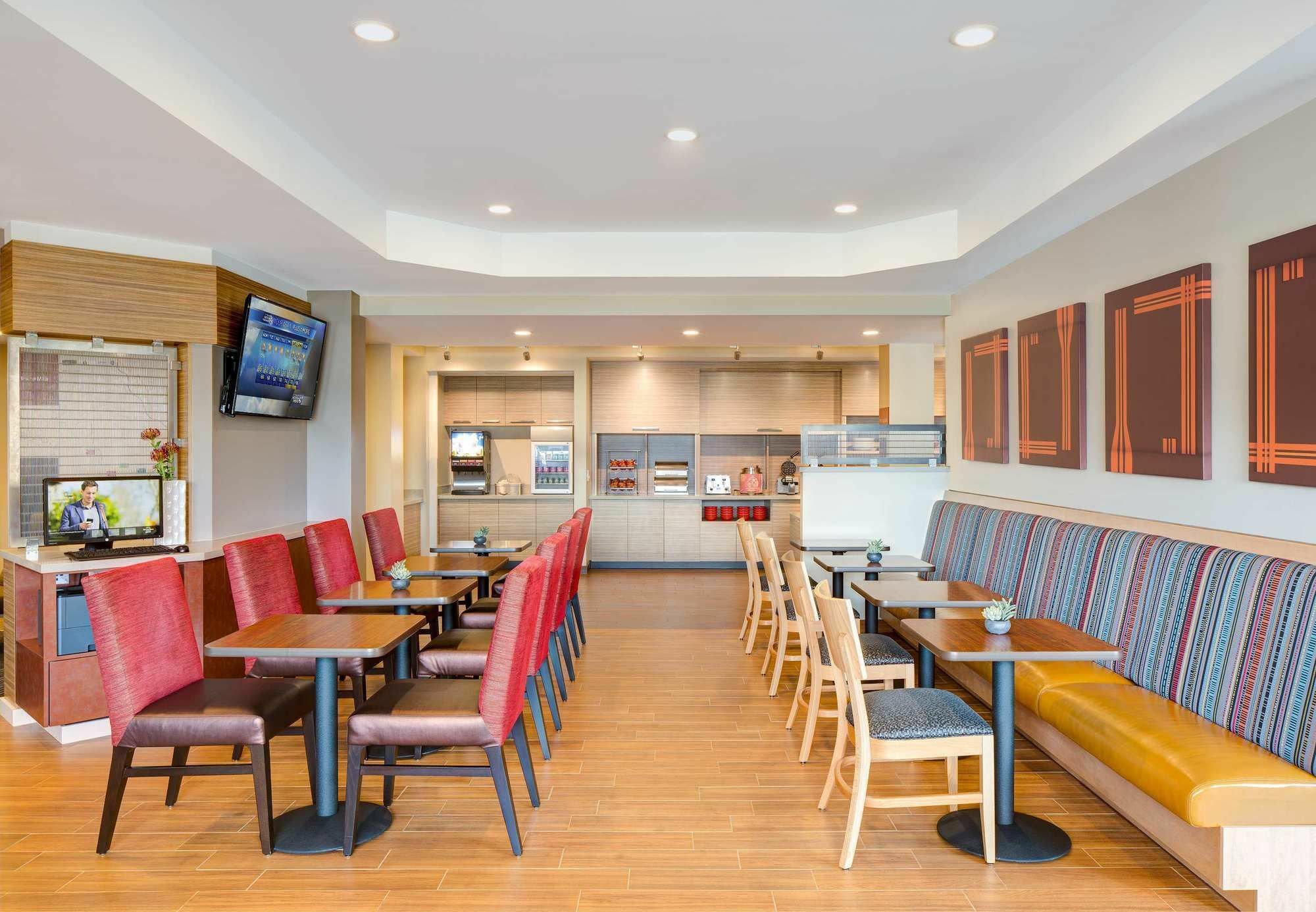 Towneplace Suites By Marriott Alexandria Exterior photo
